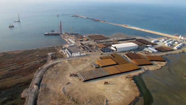 CANDARLI PORT, PILED BREAKWATER